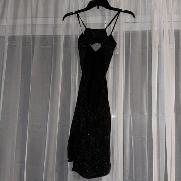 Opened back dress - Picture 2 of 2